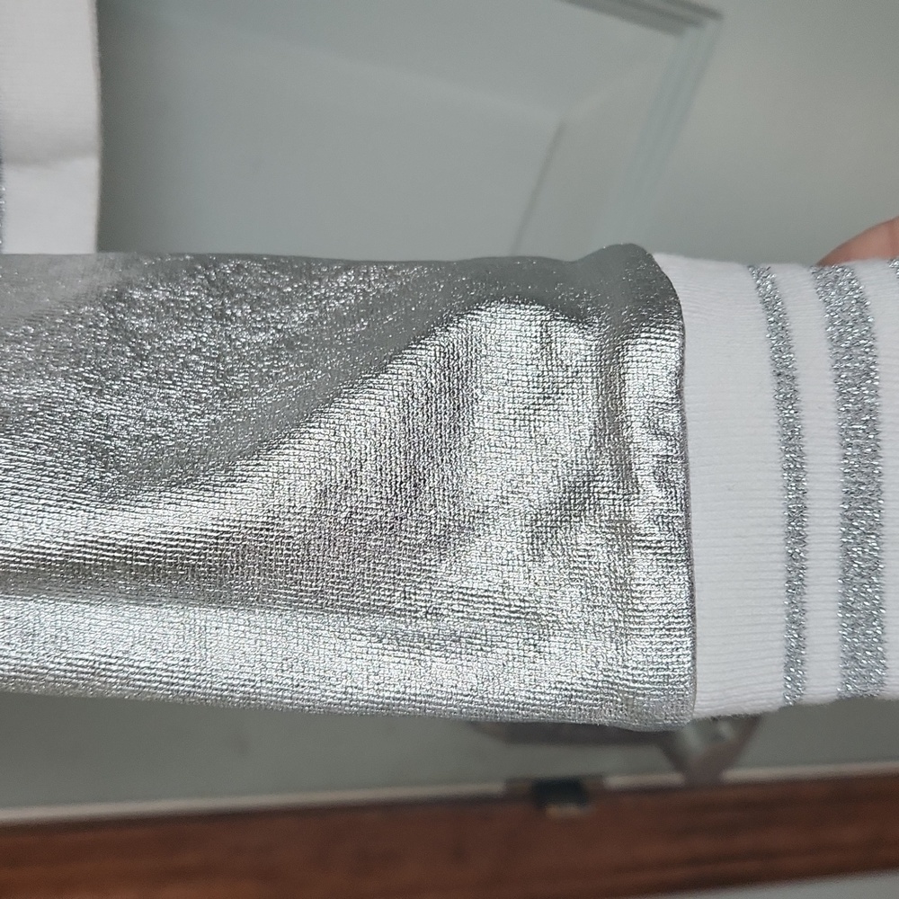 Forever 21, Woman's, Sz M, Shiny Silver, White/ Silver Neck, Cuffs & Bottom - Picture 5 of 8